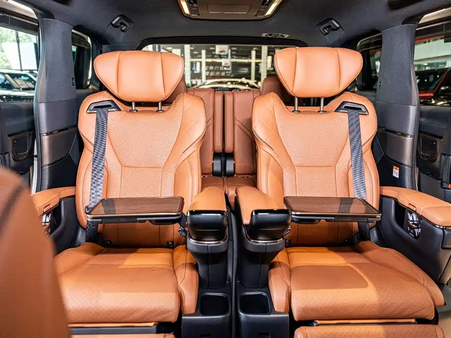 Toyota Vellfire 2024 Crown Hybrid 2.5L Executive Premium Edition фото 14