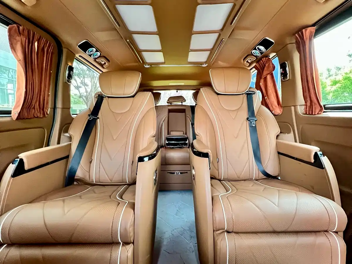 Mercedes-Benz Vito 2023 2.0T Elite 7-Seater фото 15