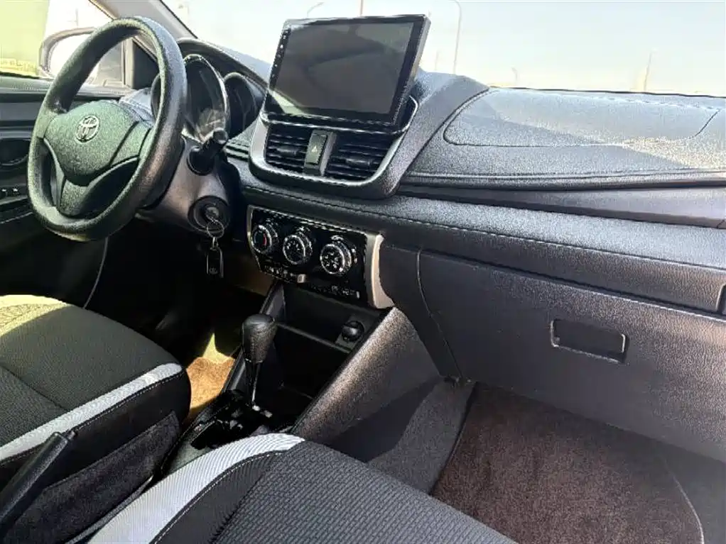 Toyota YARiS L Zhi Xuan 2021 1.5L CVT Leading Edition фото 4