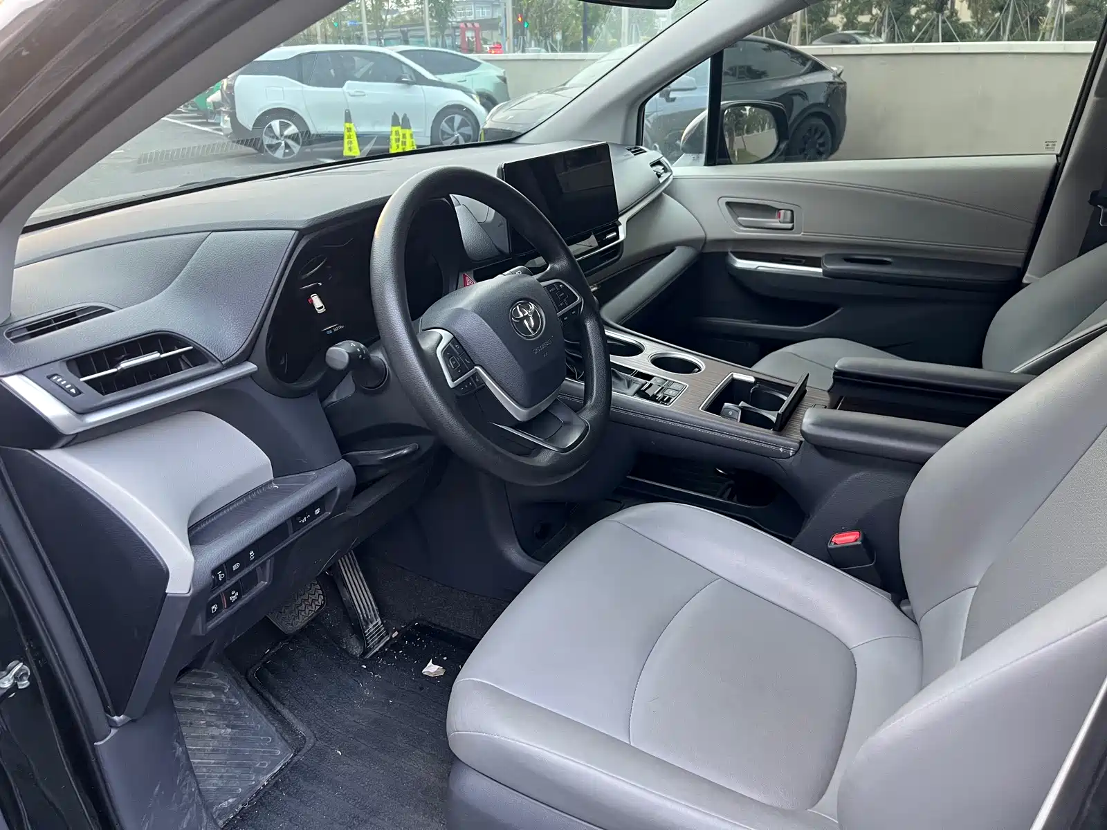 Фото 5 - Toyota Granvia