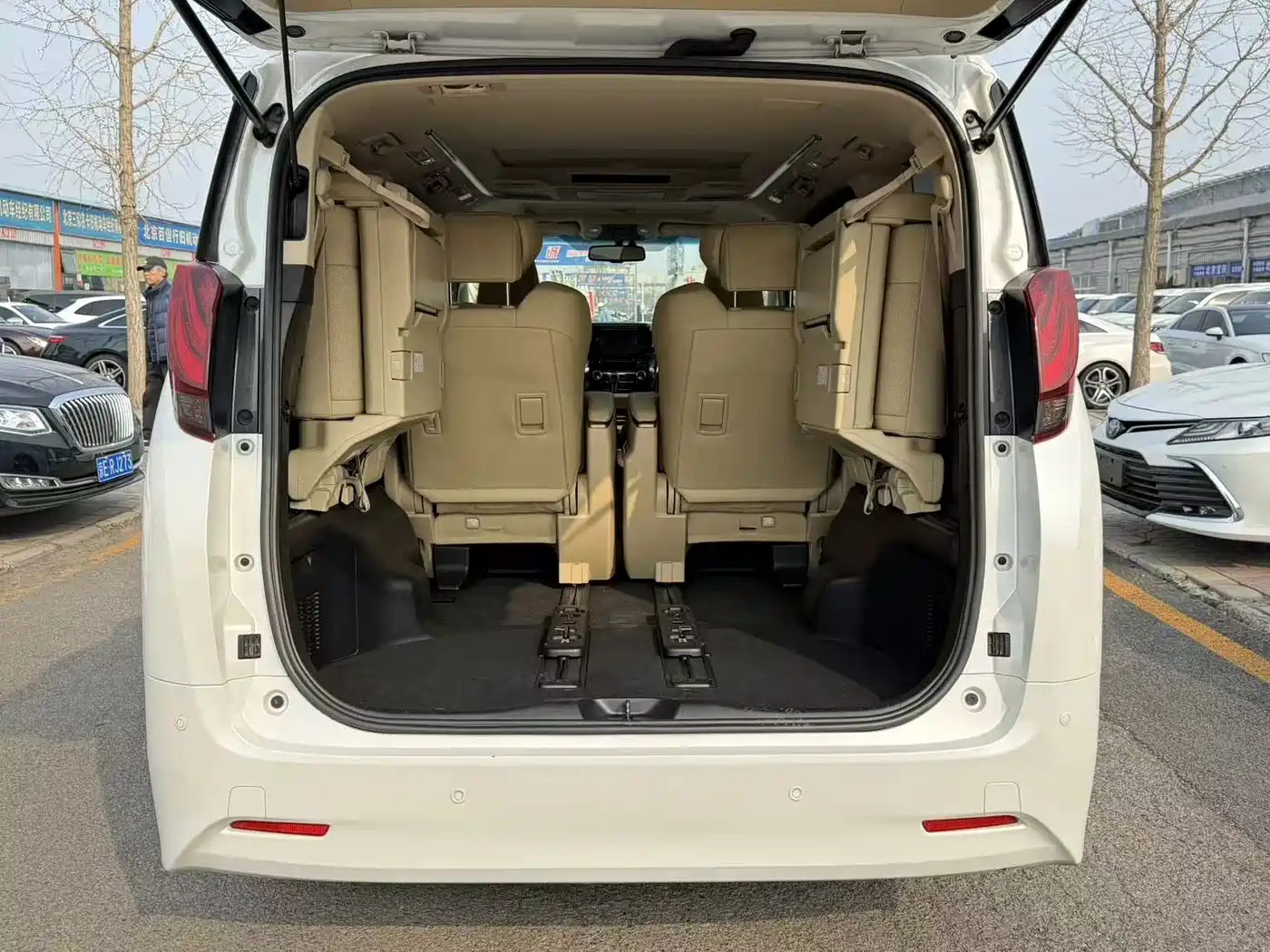 Toyota Alphard 2018 3.5L Premium фото 14