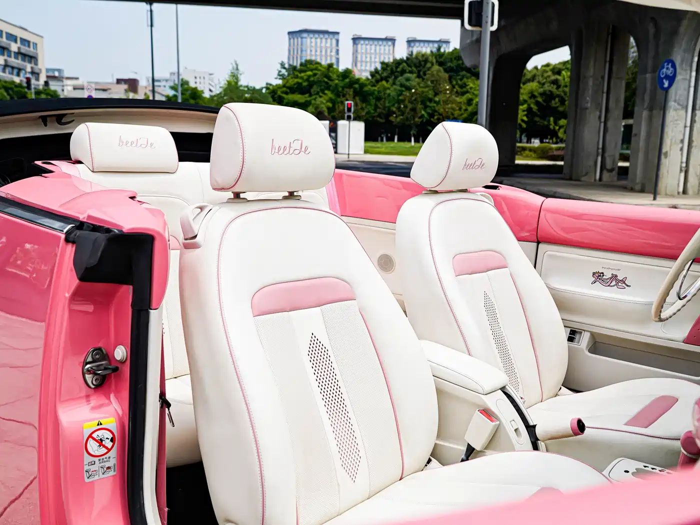 Volkswagen Beetle 2009 2.0 AT Top Convertible фото 11