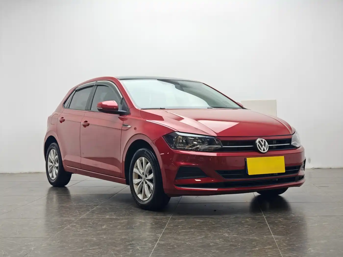 VOLKSWAGEN POLO