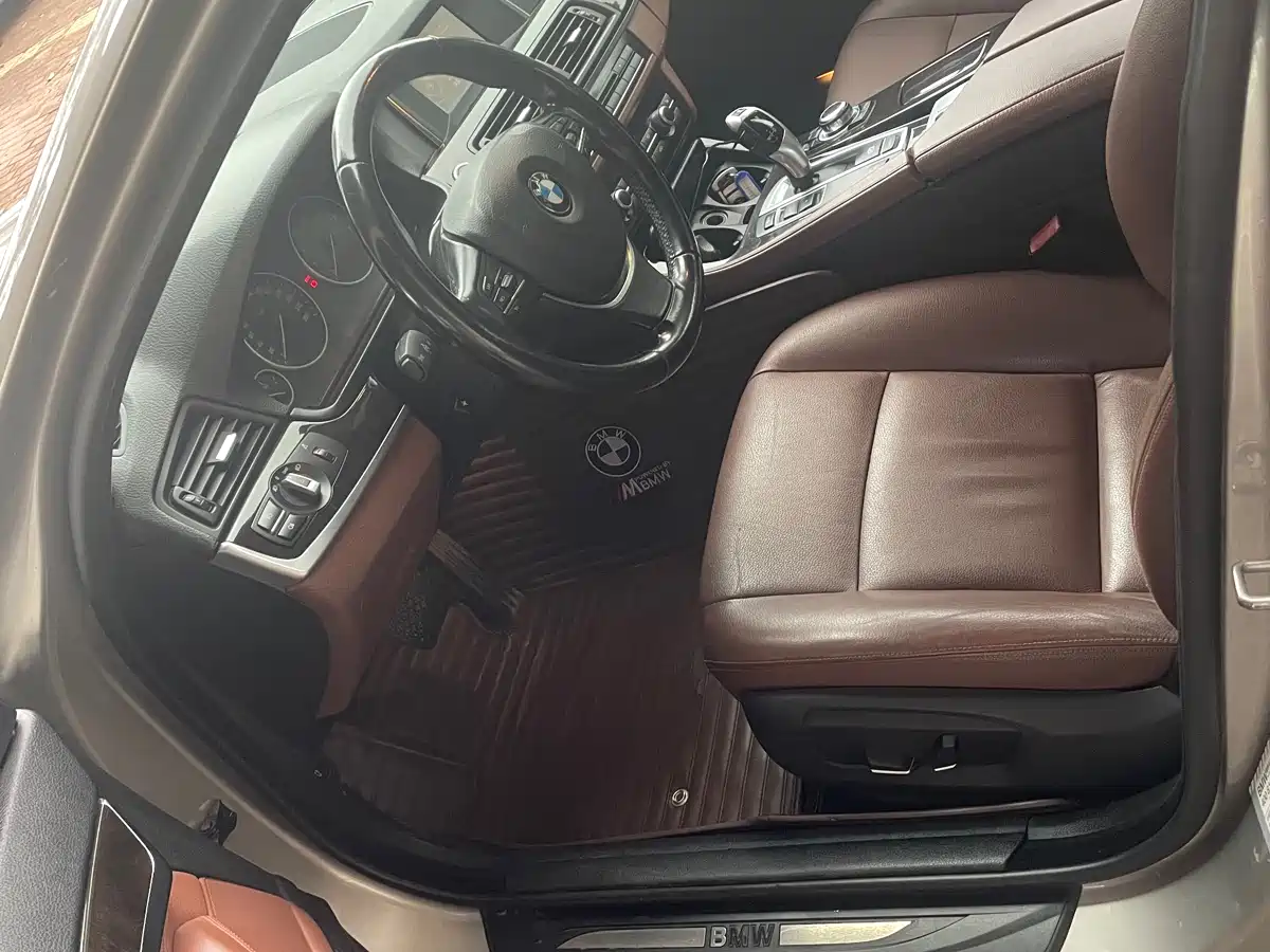 BMW 5 Series 2017 525Li Leading Edition фото 4