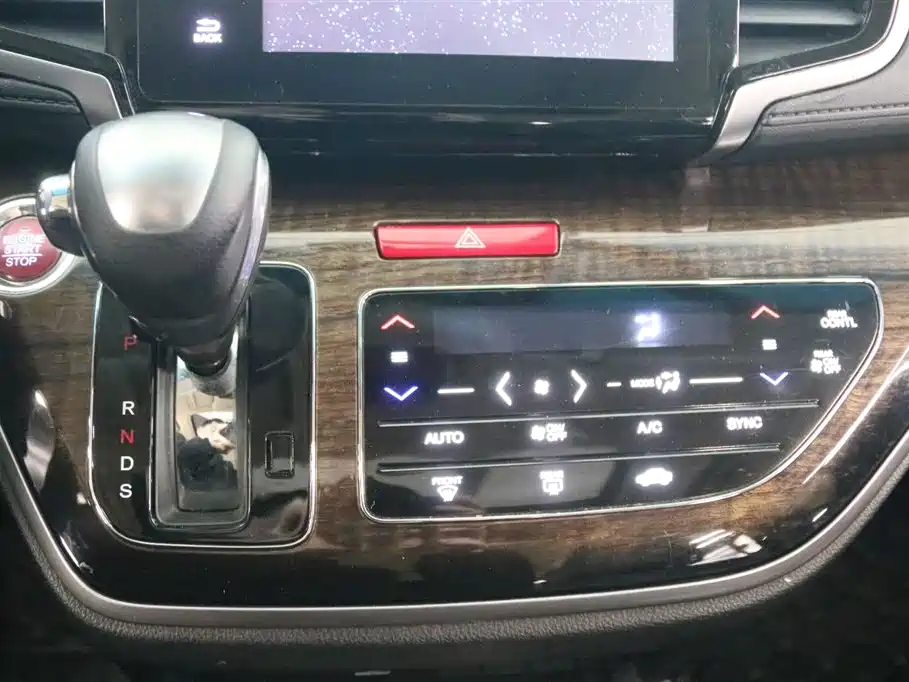 Photo 9 - Honda Odyssey