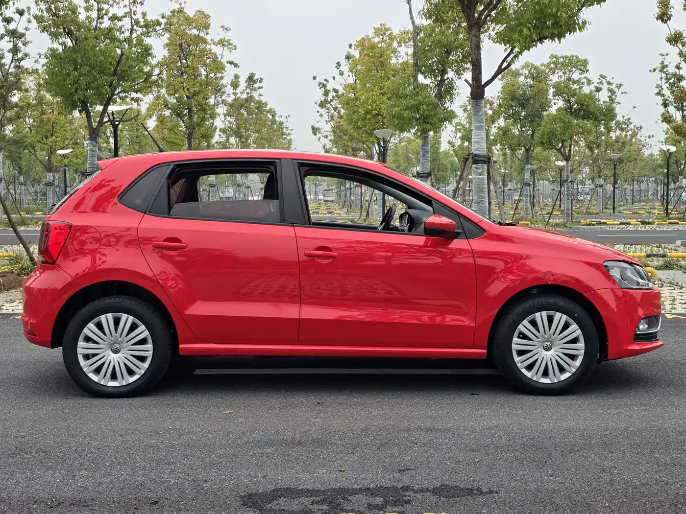 Volkswagen Polo 2016 1.6L Automatic Comfort фото 8