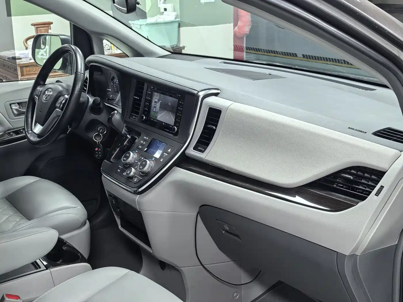 Toyota Sienna 2015 3.5L 2WD L фото 9