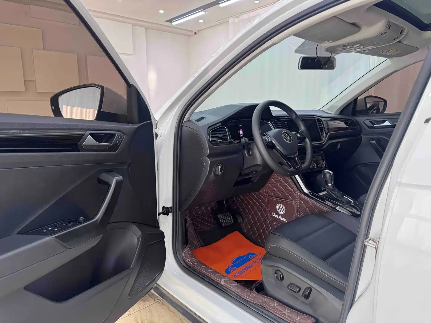 Volkswagen T-ROC 2022 280TSI DSG 2WD Comfort PLUS фото 7