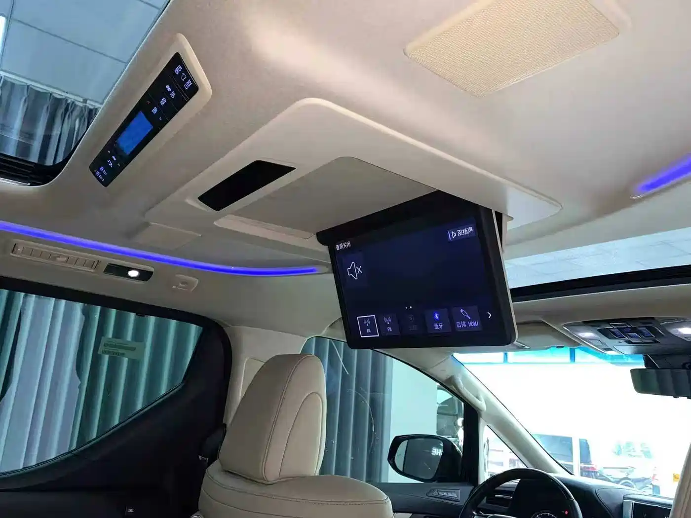 Toyota Alphard 2019 Hybrid 2.5L Premium Edition фото 20