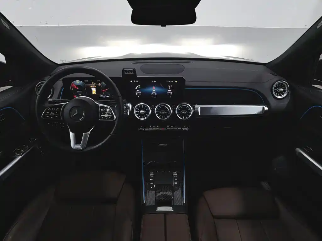 Photo 5 - Mercedes-Benz GLB