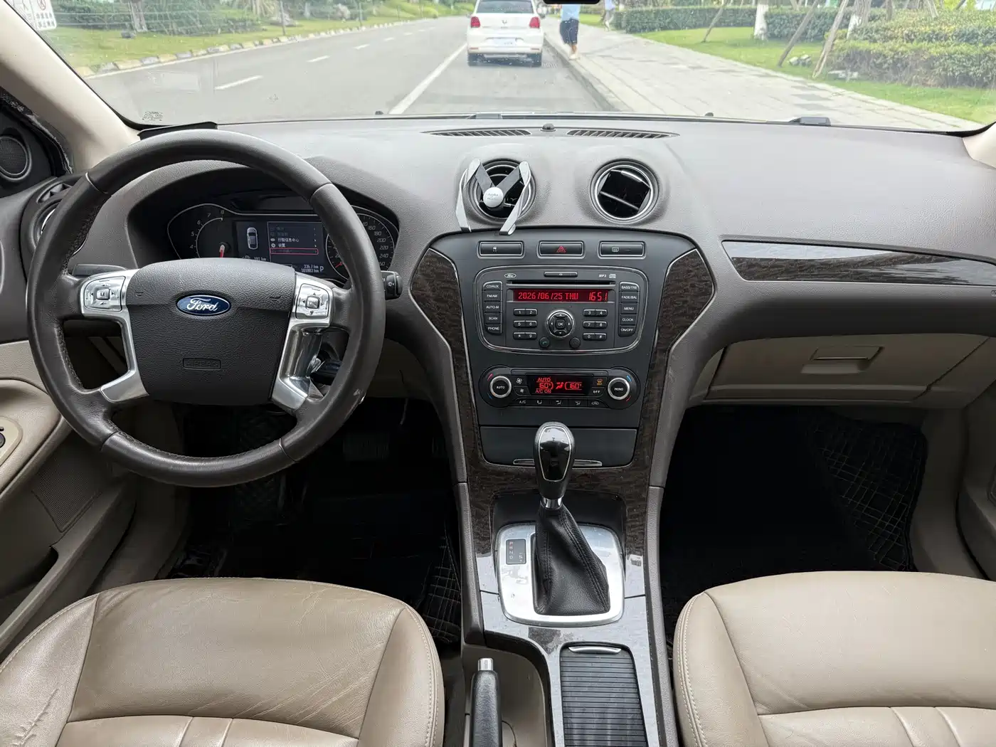 Ford Mondeo 2012 2013 2.3L Luxury Model