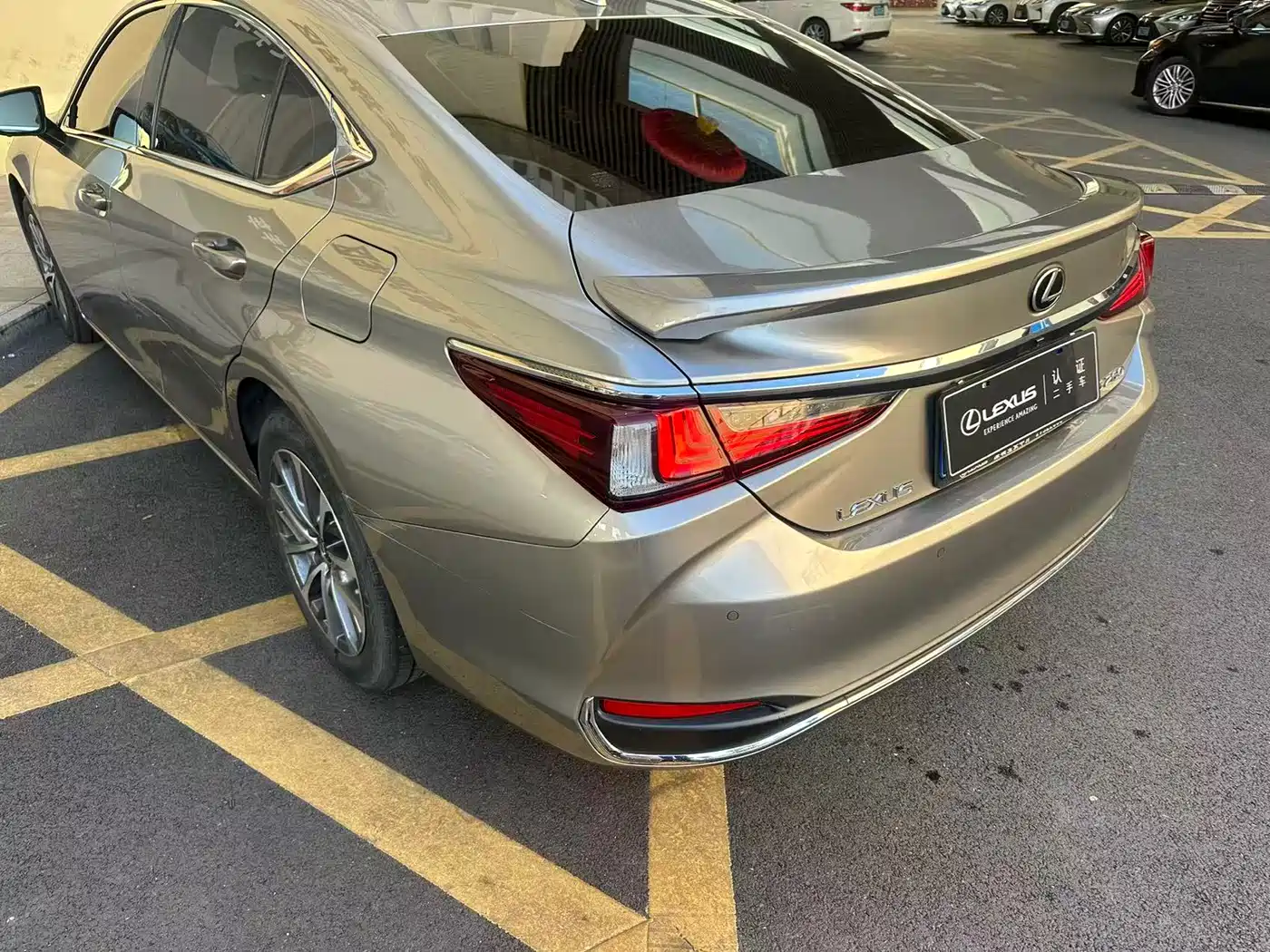 Lexus ES 2021 200 Luxury Edition фото 27