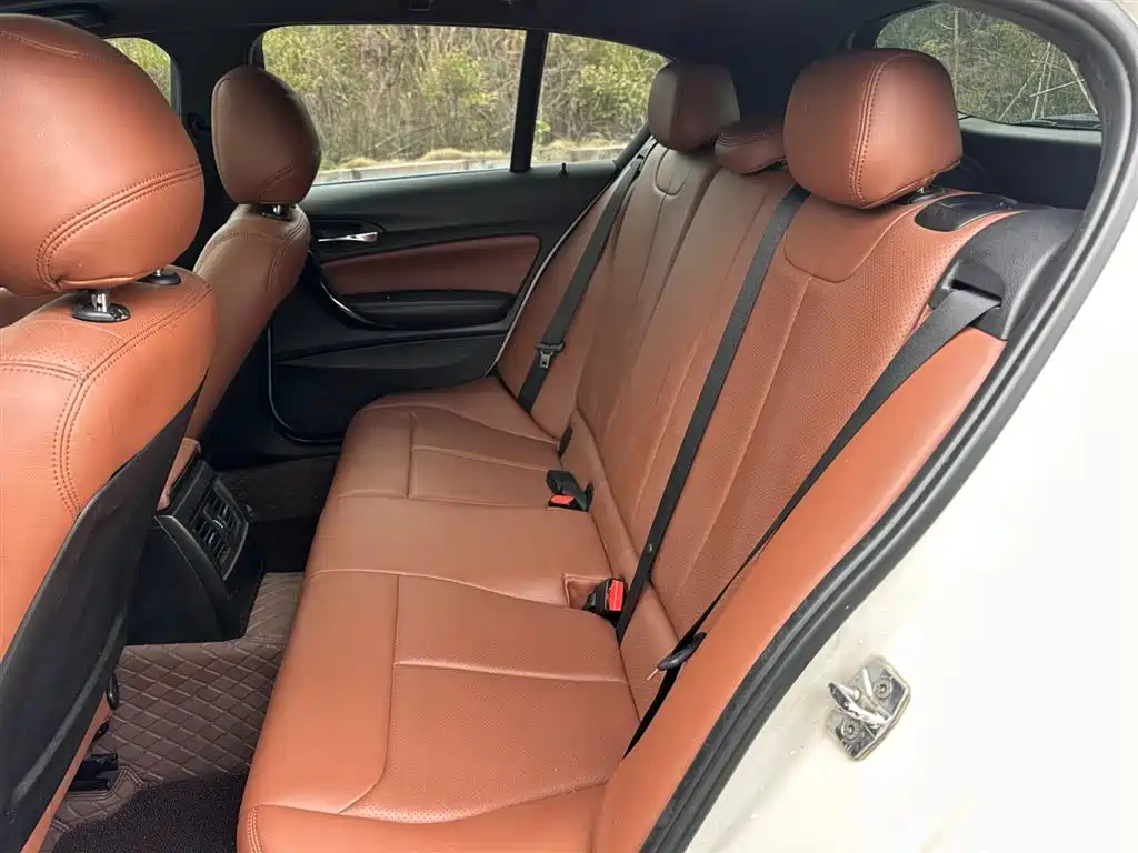 BMW 1 Series (Import) 2012 118i Leading фото 7
