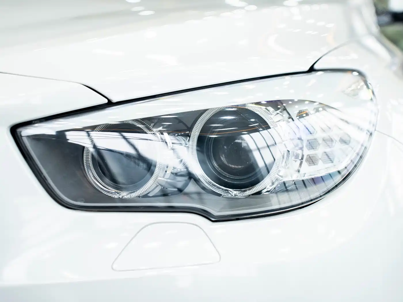 BMW 5 Series GT 2014 528i Leading фото 9