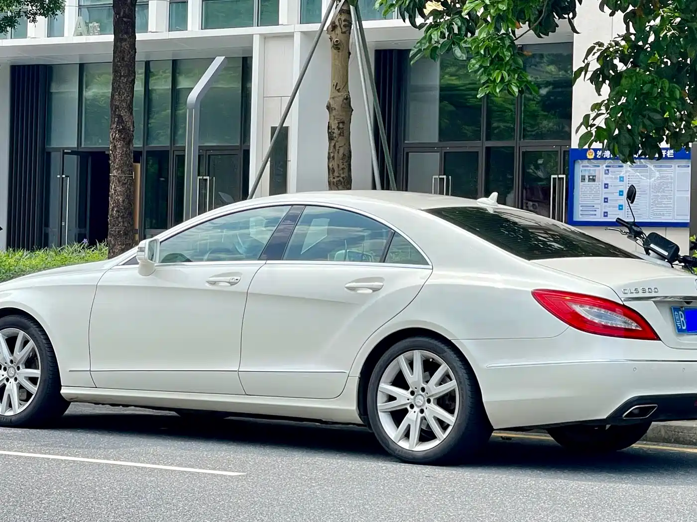 Mercedes-Benz CLS 2012 CLS 300 CGI фото 4