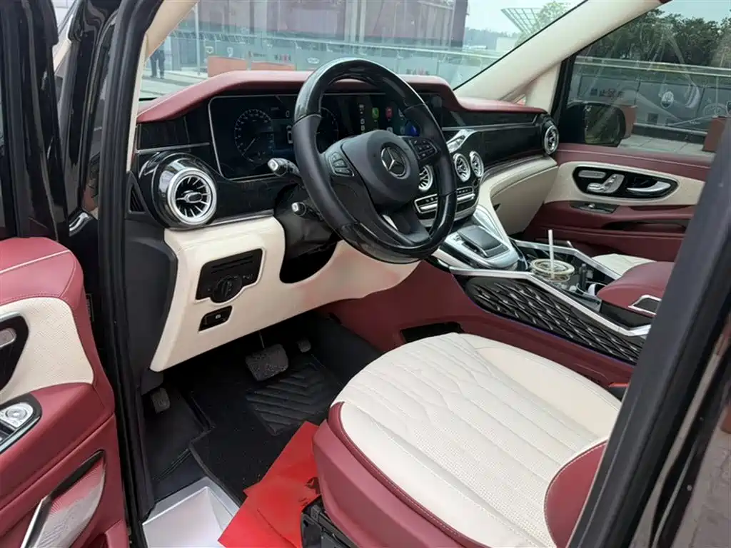 Mercedes-Benz Vito 2023 2.0T Elite 7-Seater фото 14