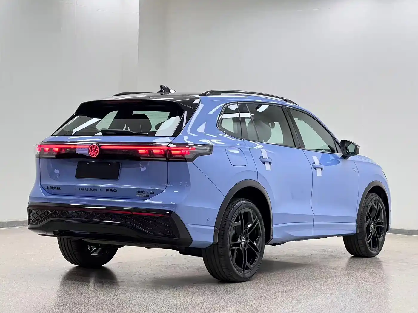 Фото 4 - Volkswagen Tiguan L