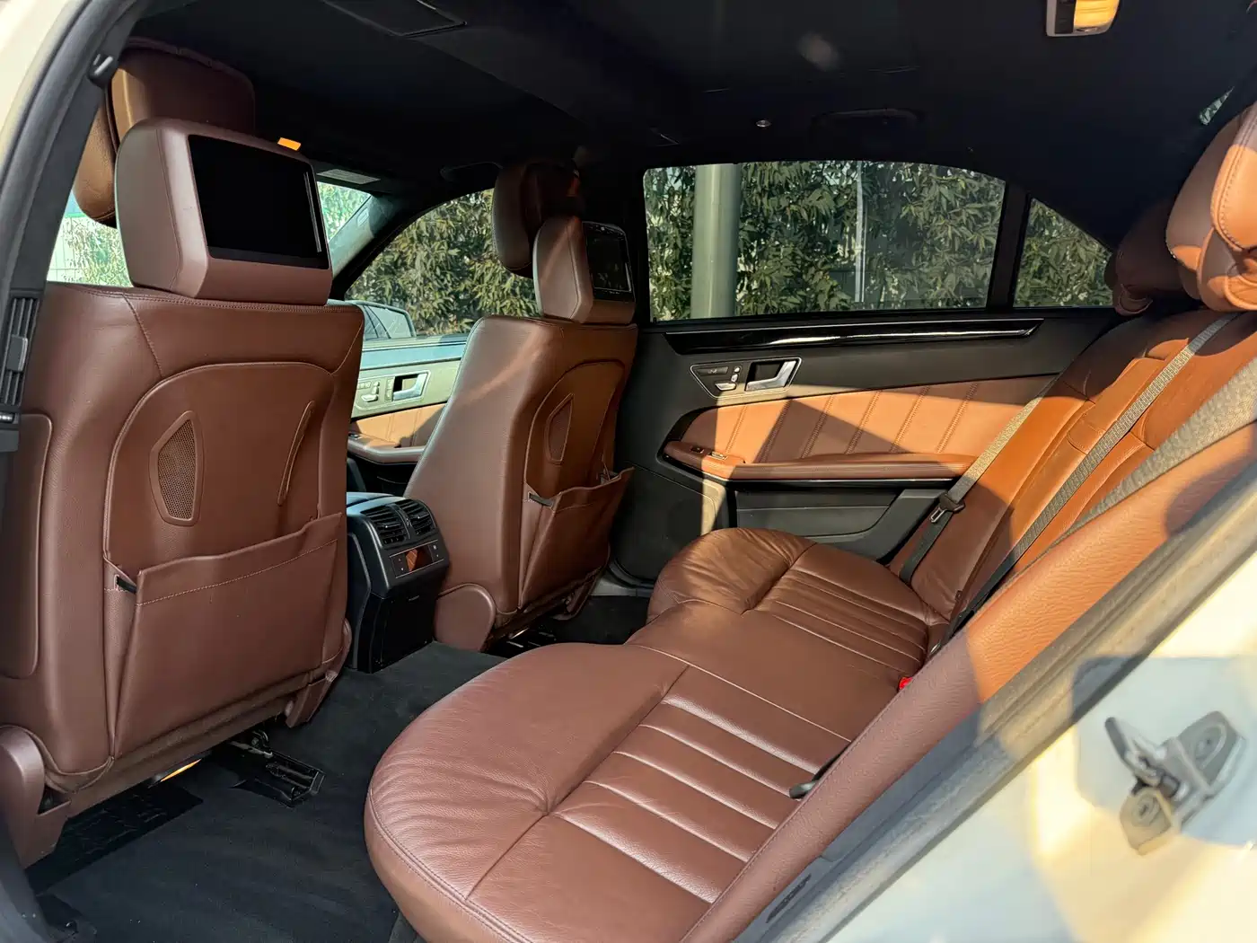 Mercedes-Benz E-Class 2014 E 300 L Sport Luxury фото 15