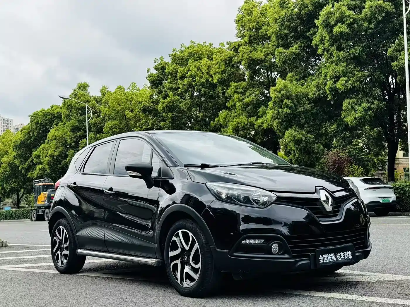 Renault Captur 2016 2015 Model 1.2T Automatic Standard Edition
