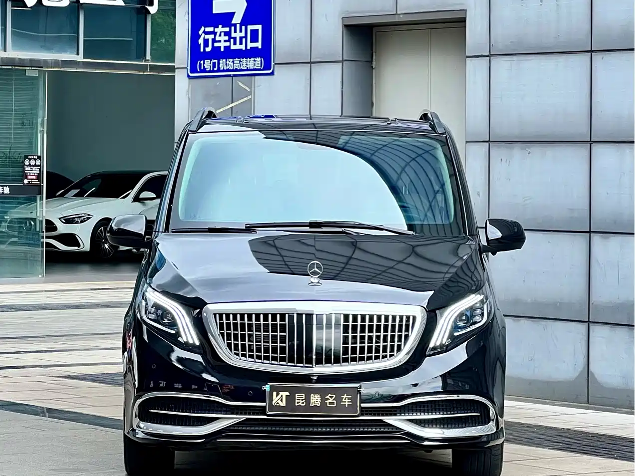 Mercedes-Benz Vito 2023 2.0T Elite 9-Seater фото 2