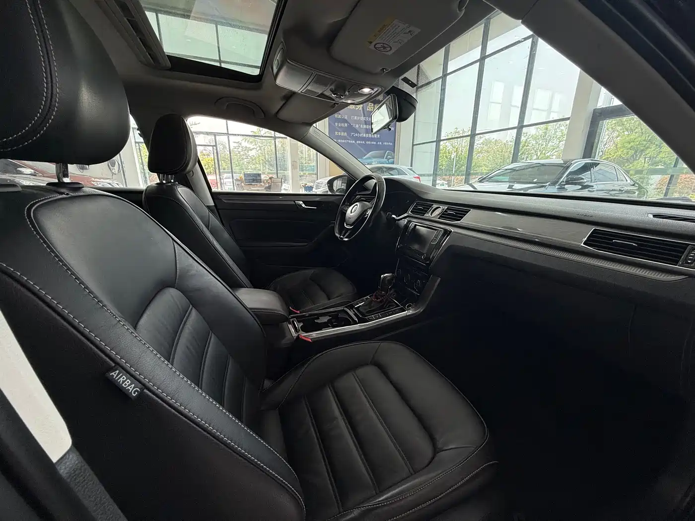 Volkswagen Passat 2017 330TSI DSG Prestige фото 9