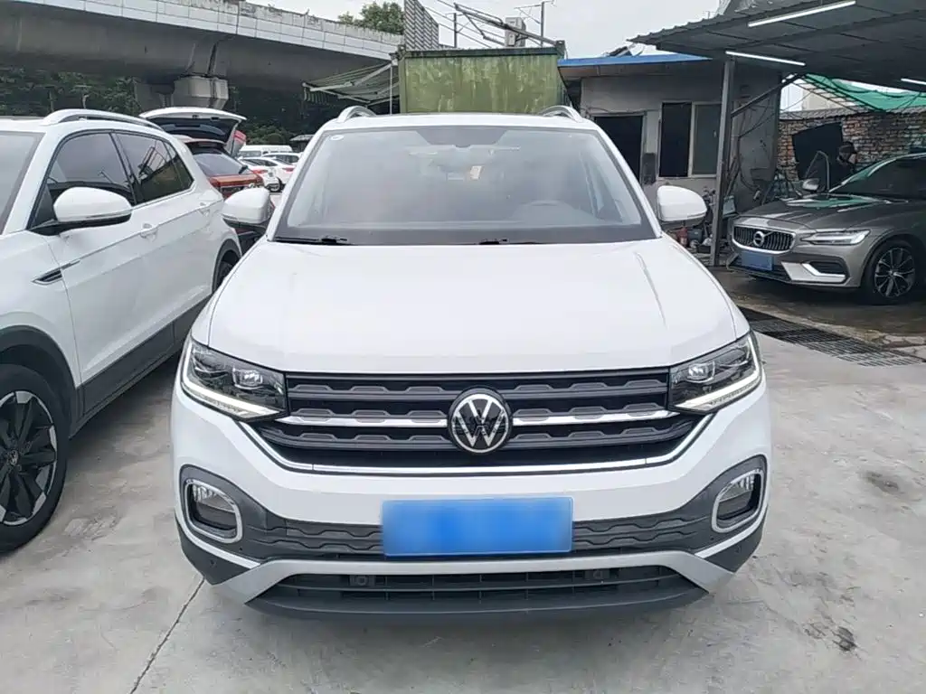 Volkswagen Tacqua 2024 2023 Model 200TSI DSG Joy Smart Connect Edition