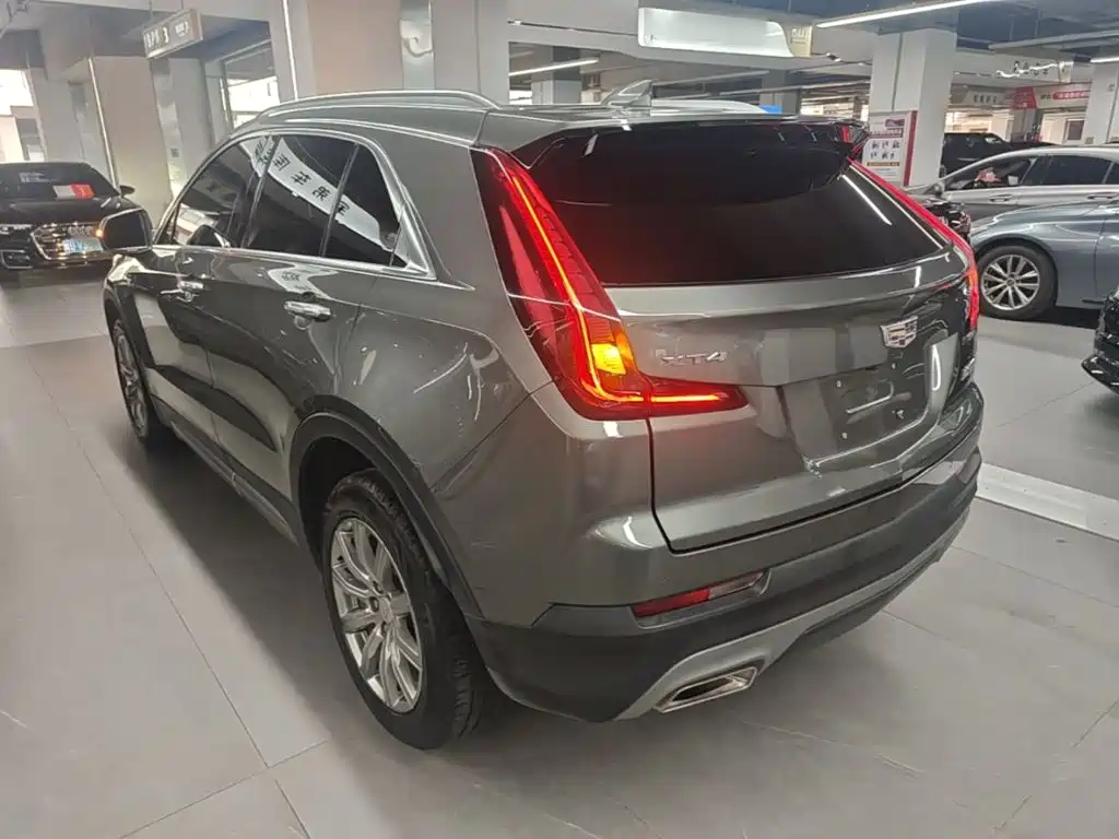 Cadillac XT4 2019 2018 28T FWD Leading Edition