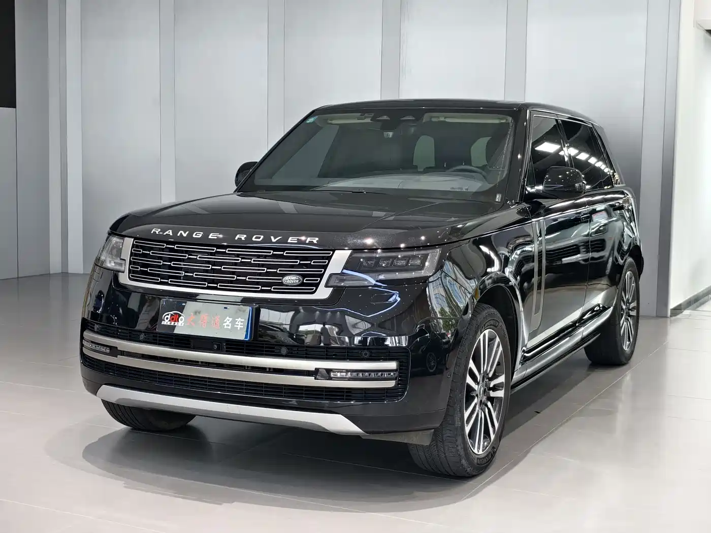 Land Rover Range Rover 2023 Facelift 3.0 L6 400PS Prosperity Extended Version