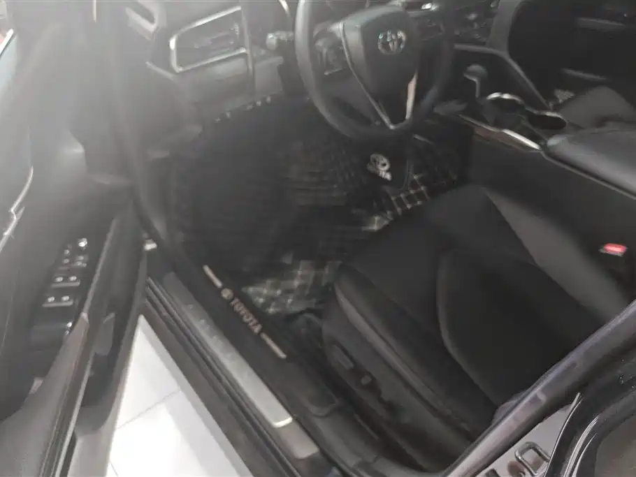 Toyota Camry 2018 2.5G Luxury Edition фото 9