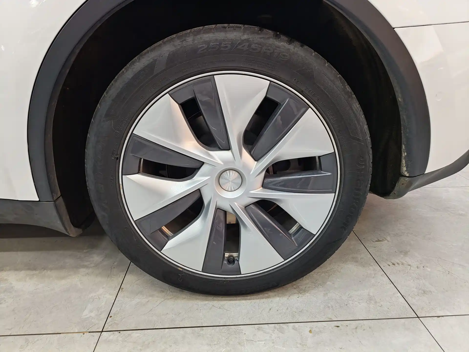 Фото 15 - Tesla Model Y