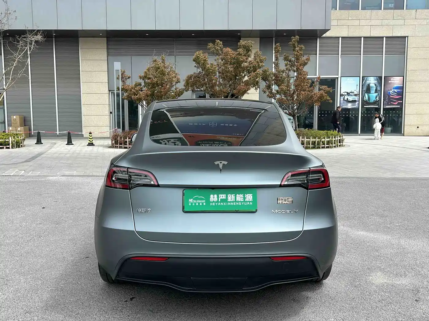 TESLA MODEL Y