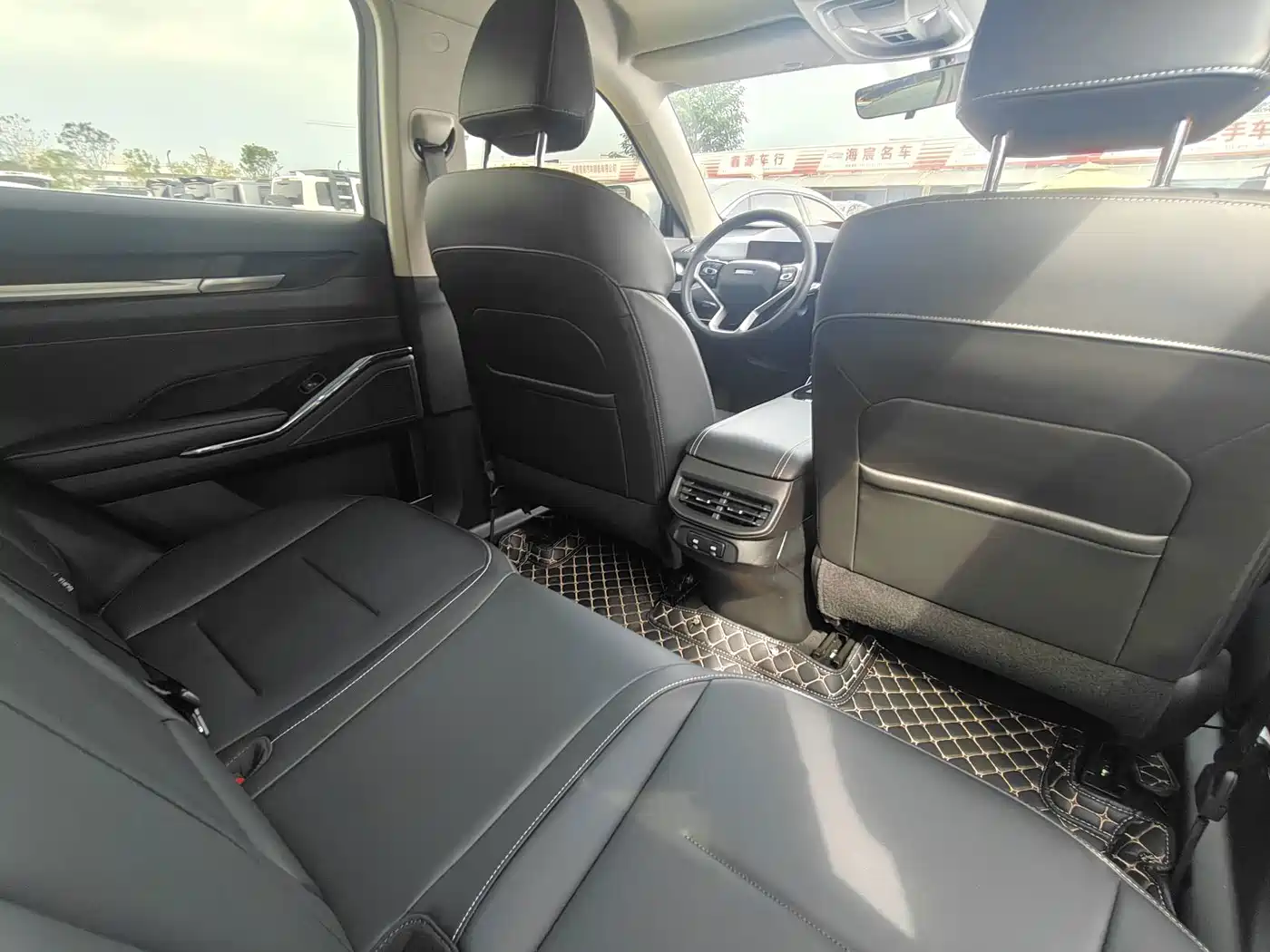 Photo 11 - Haval H6
