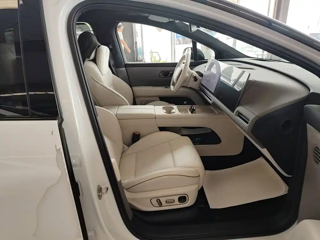 Li Auto i6 2025 2025 2WD Base Model