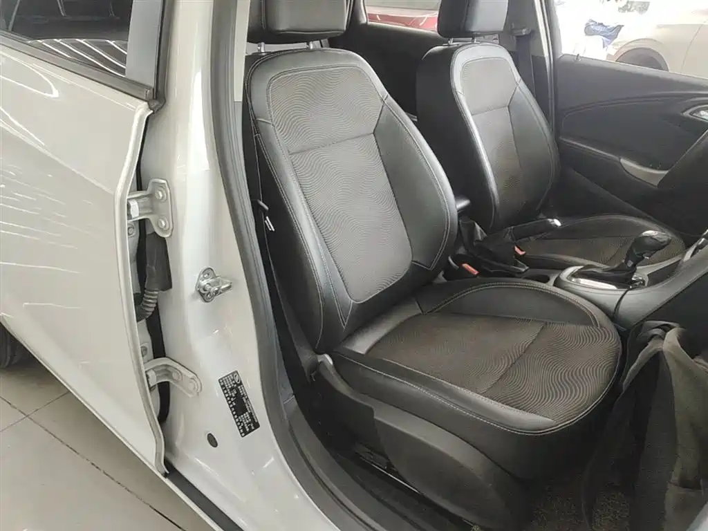 Buick Excelle 2014 XT 1.6L Automatic Fashion фото 25