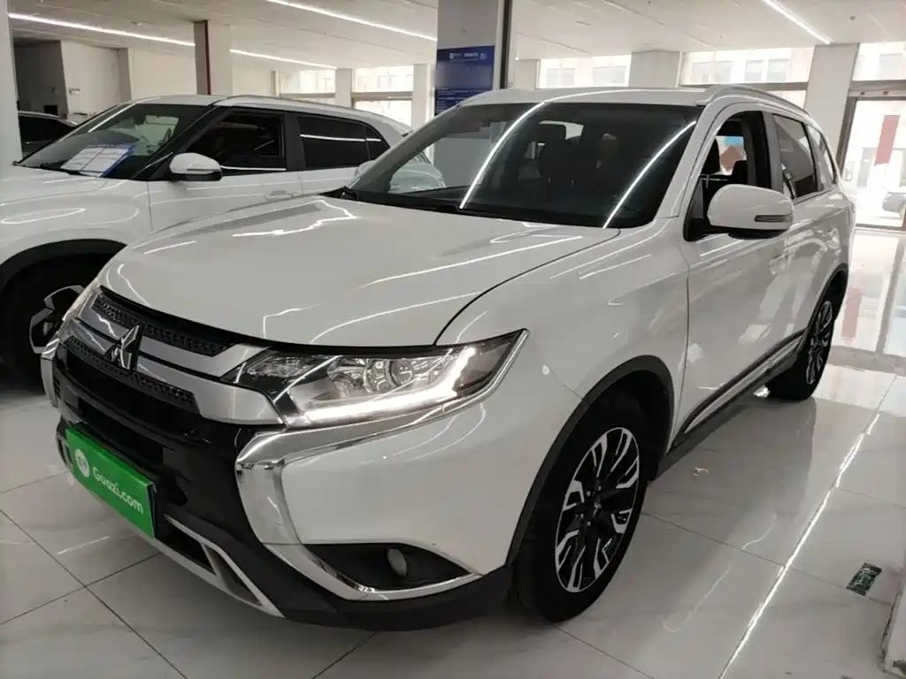 Mitsubishi Outlander 2020 — пригон из Китая