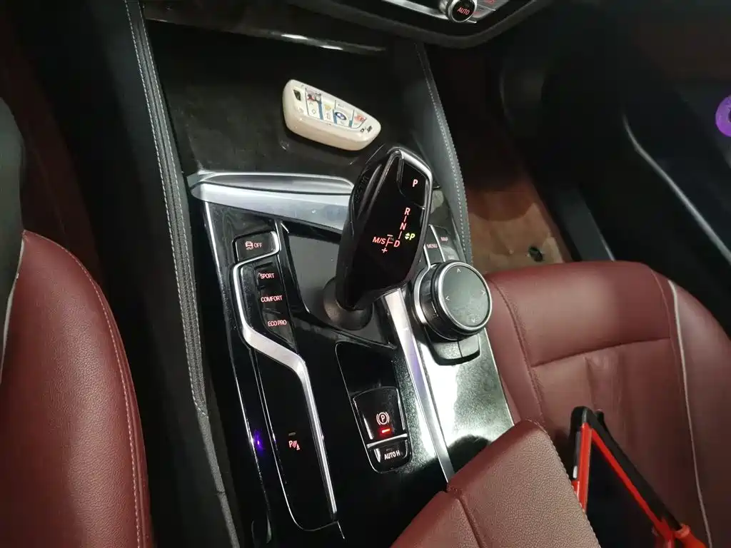 BMW 5 Series 2022 Model Second Facelift 525Li M Sport Package фото 11