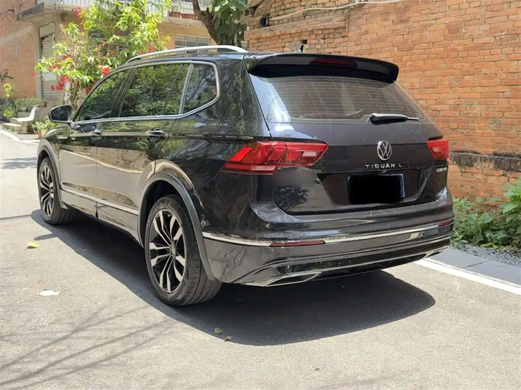 Volkswagen Tiguan L 2021 330TSI Automatic 2WD R-Line Premium фото 11
