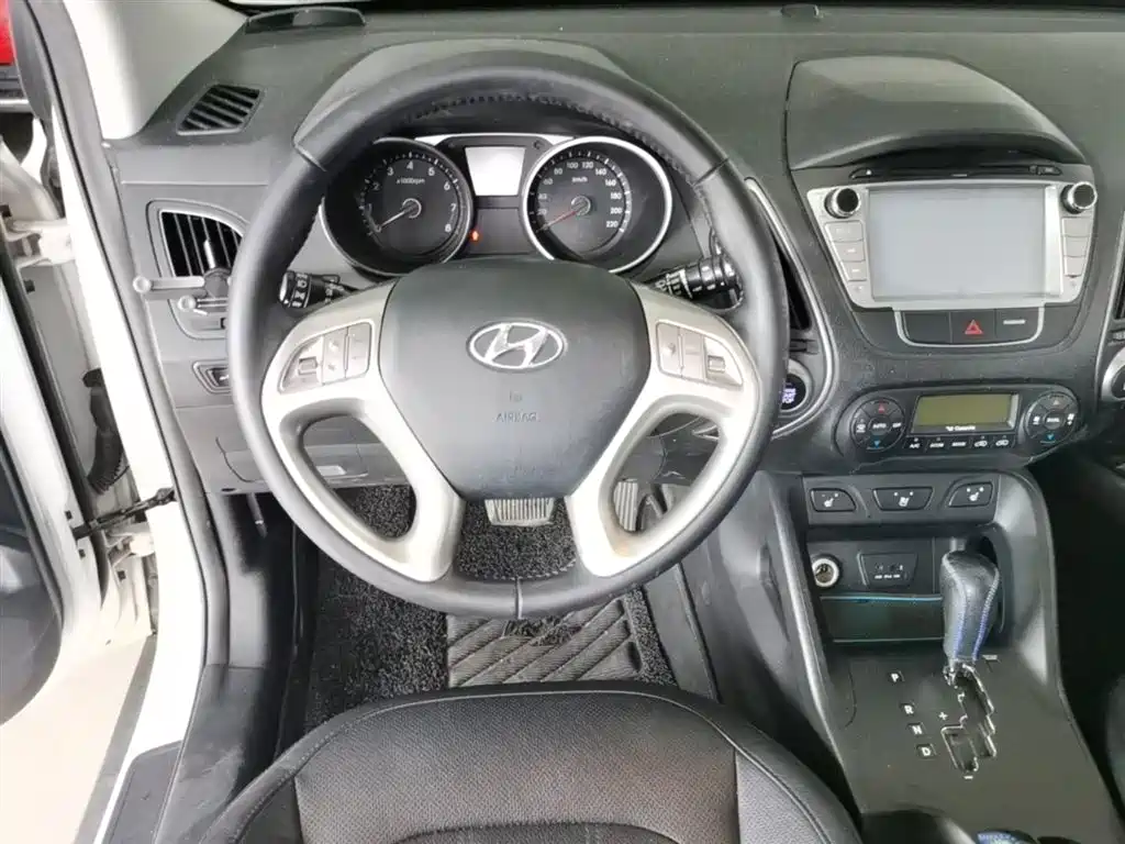 Hyundai Beijing Hyundai ix35 2013 2.0L Auto 2WD Smart GLS China IV фото 17