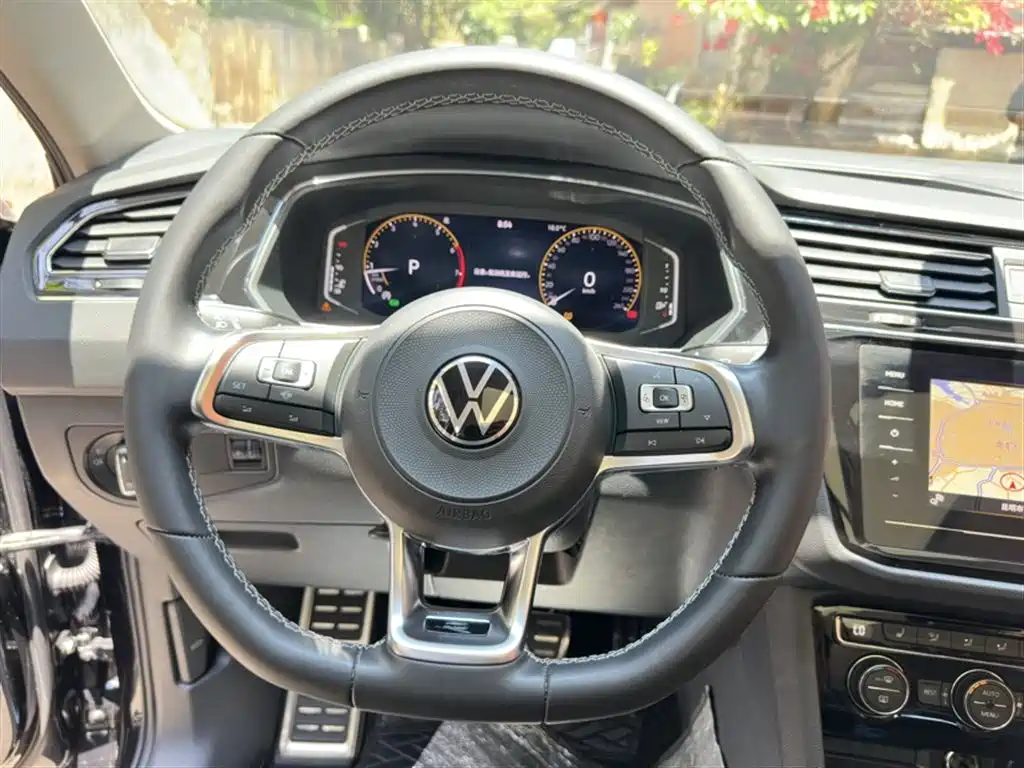 Volkswagen Tiguan L 2021 330TSI Automatic 2WD R-Line Premium фото 15