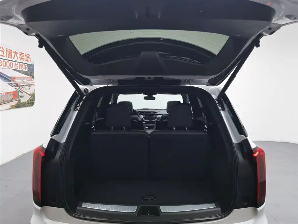 CADILLAC XT6