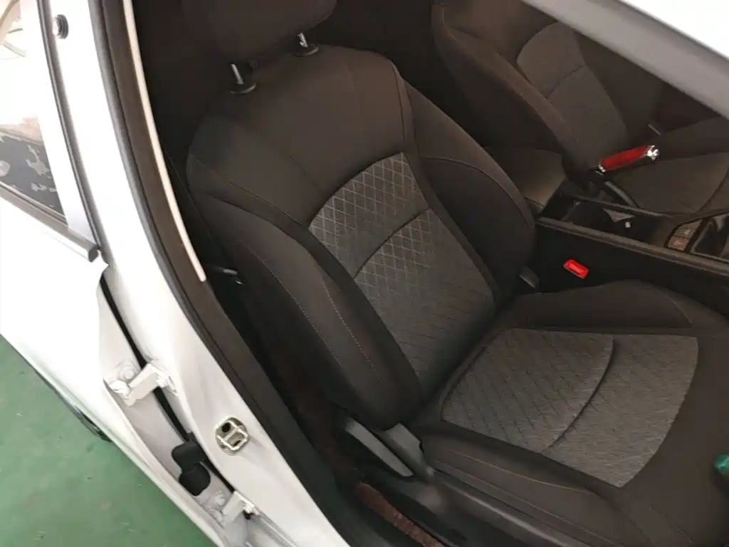 Photo 25 - Roewe i5