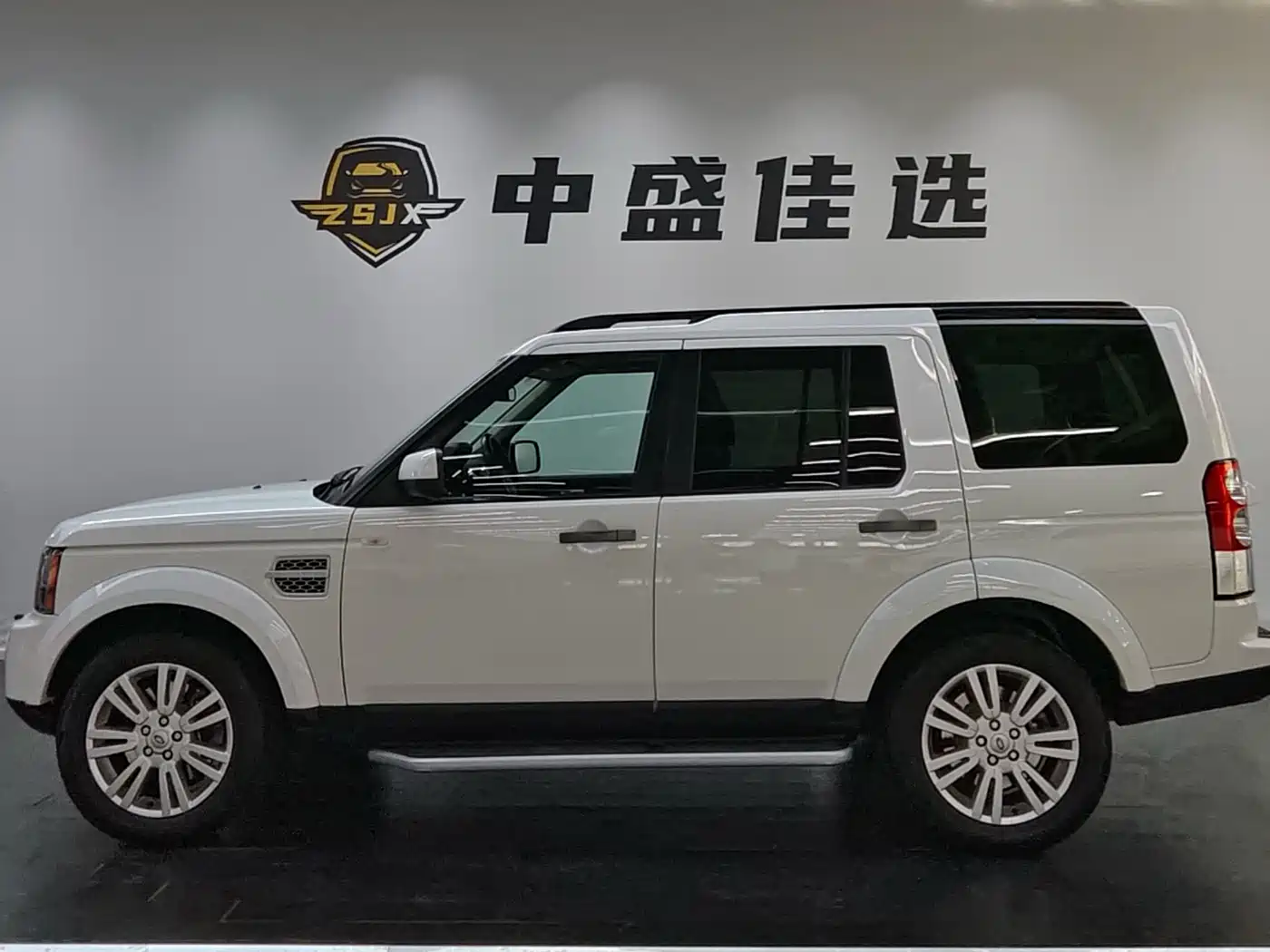 Land Rover Discovery 2012 5.0 V8 SE фото 15