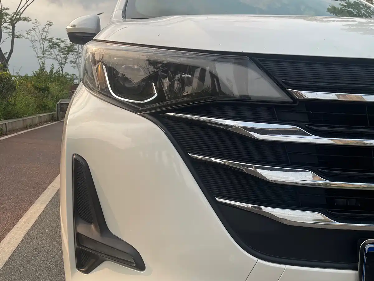 GAC Trumpchi Trumpchi M6 2019 270T DCT Luxury Edition (7-seater) (China VI) фото 17