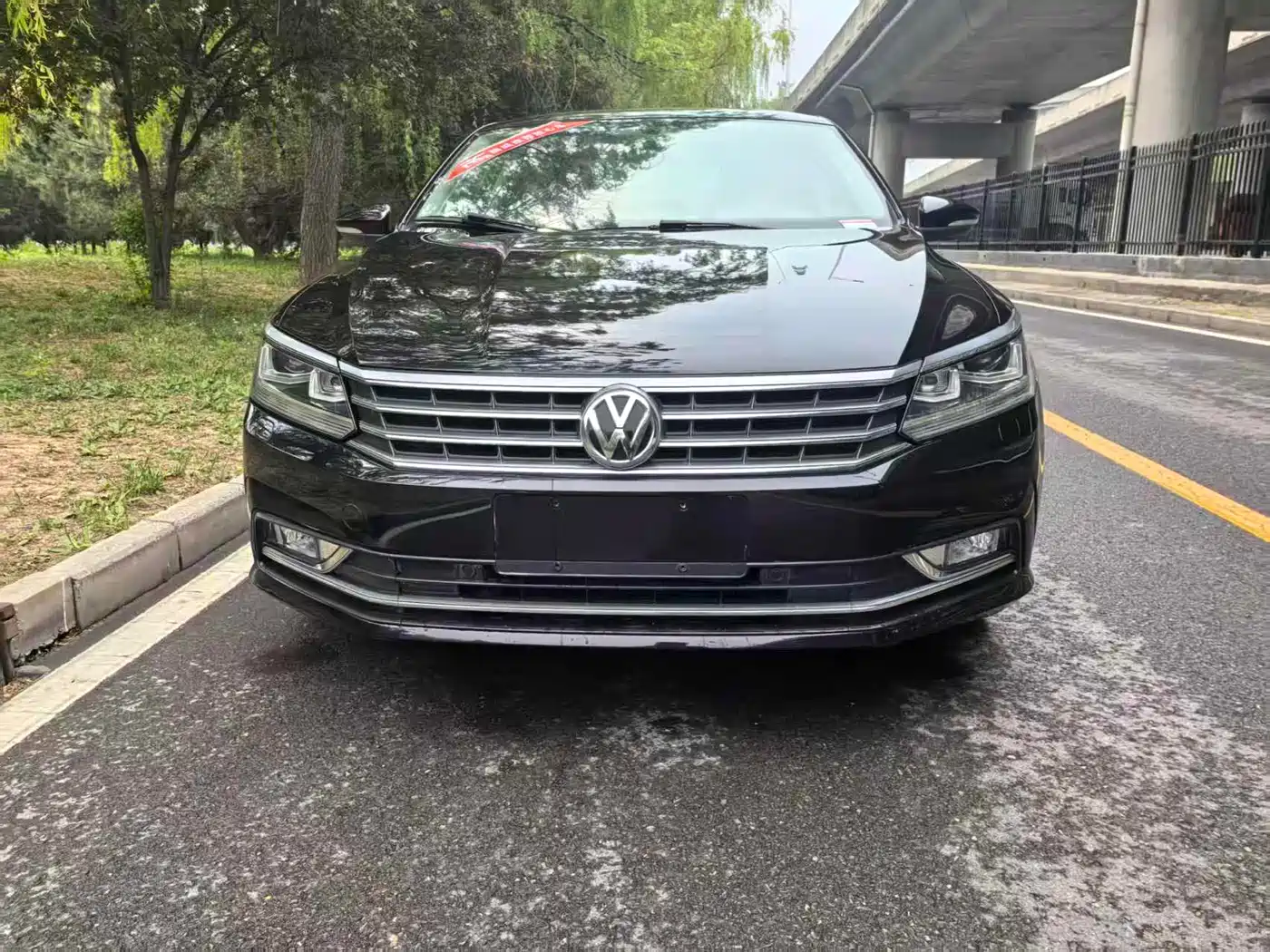 Volkswagen Passat 2017 330TSI DSG Luxury фото 3