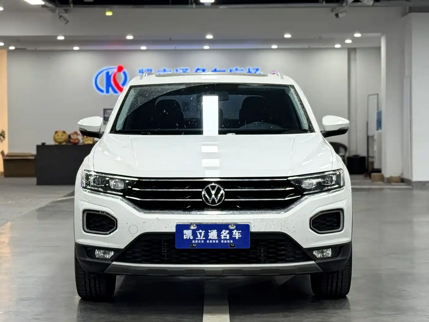 Volkswagen T-ROC 2021 280TSI DSG 2WD Comfort Smart Connect Edition фото 2