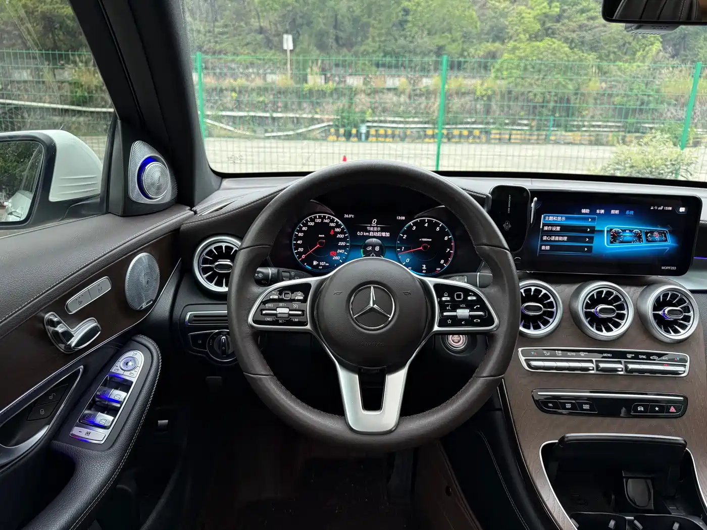 Mercedes-Benz GLC 2020 Facelift GLC 260 L 4MATIC Luxury фото 9