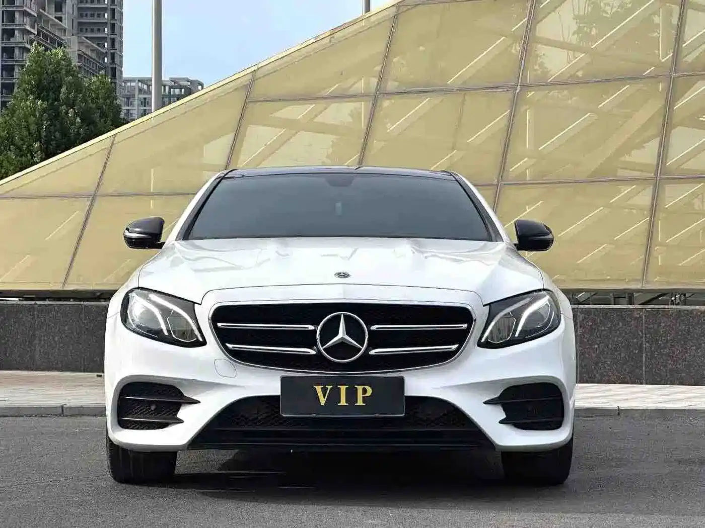 Photo 2 - Mercedes-Benz E-Class