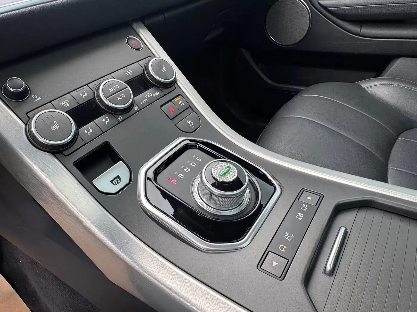 Land Rover Range Rover Evoque 2016 2.0T SE ZhiYao фото 11
