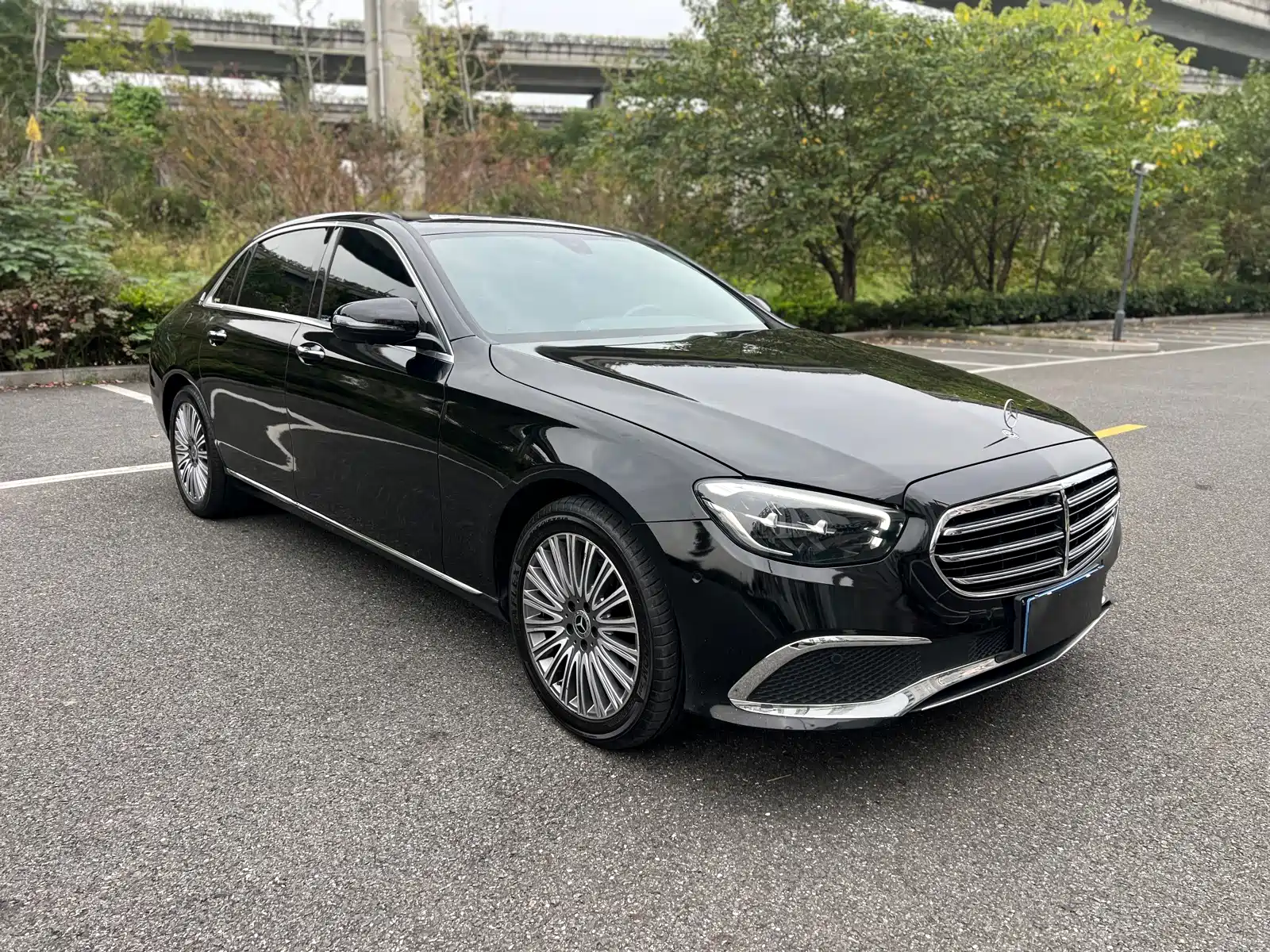 Фото 3 - Mercedes-Benz E-Class