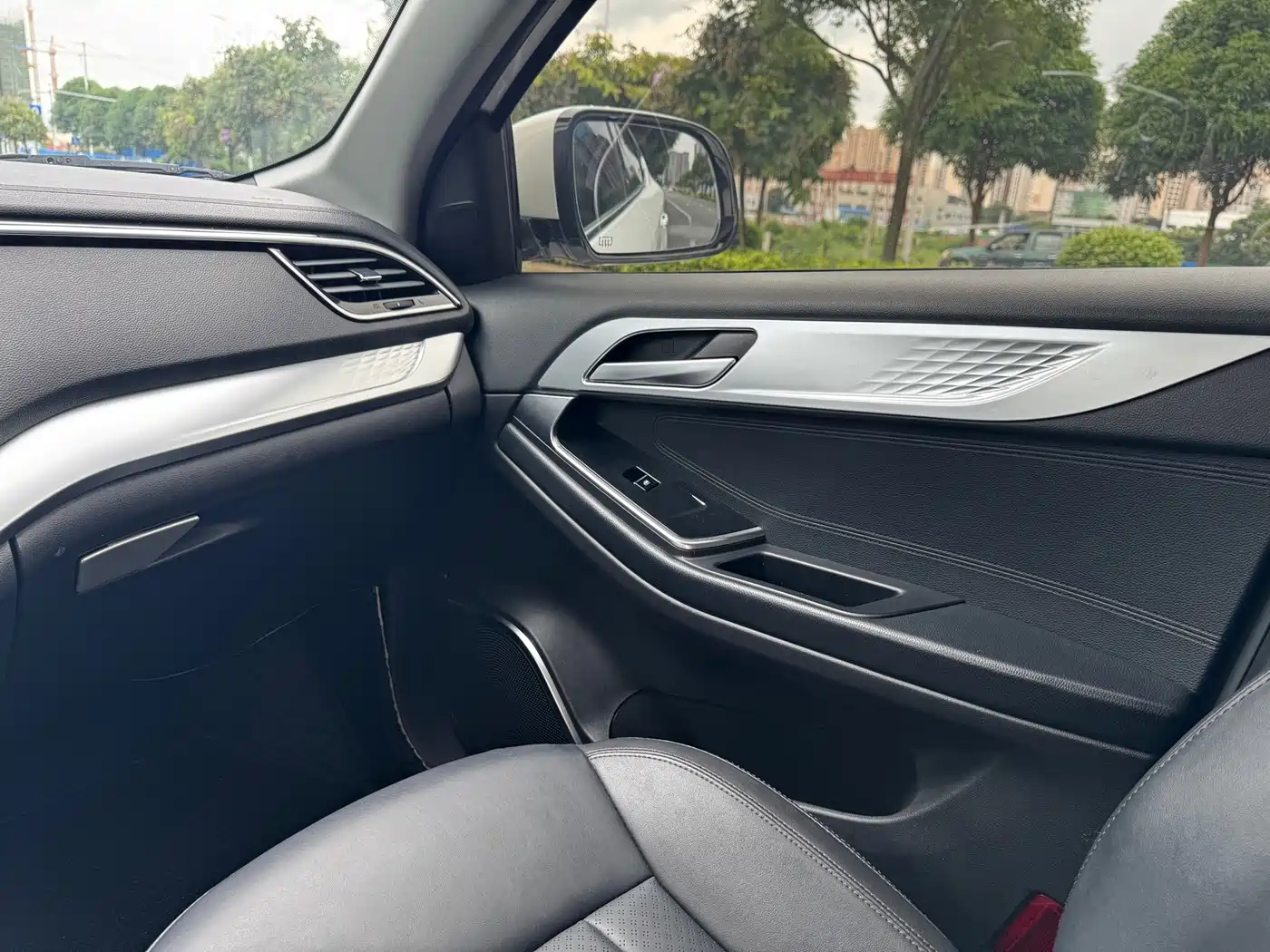 Soueast DX7 2018 2018 Prime 1.5T Automatic Premium (China V)